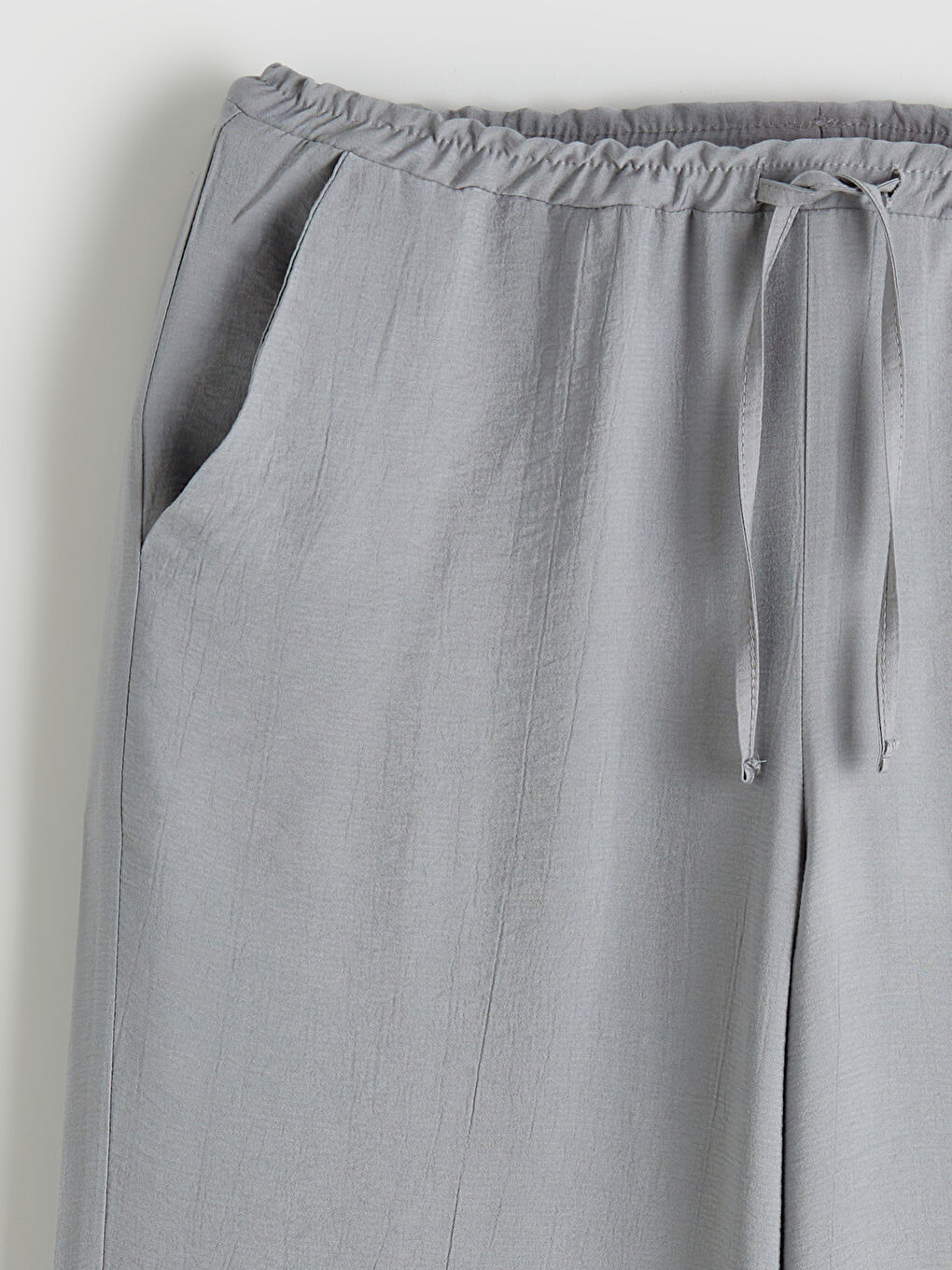 Gri Beli Lastikli Geniş Paça Kadın Pantolon-1