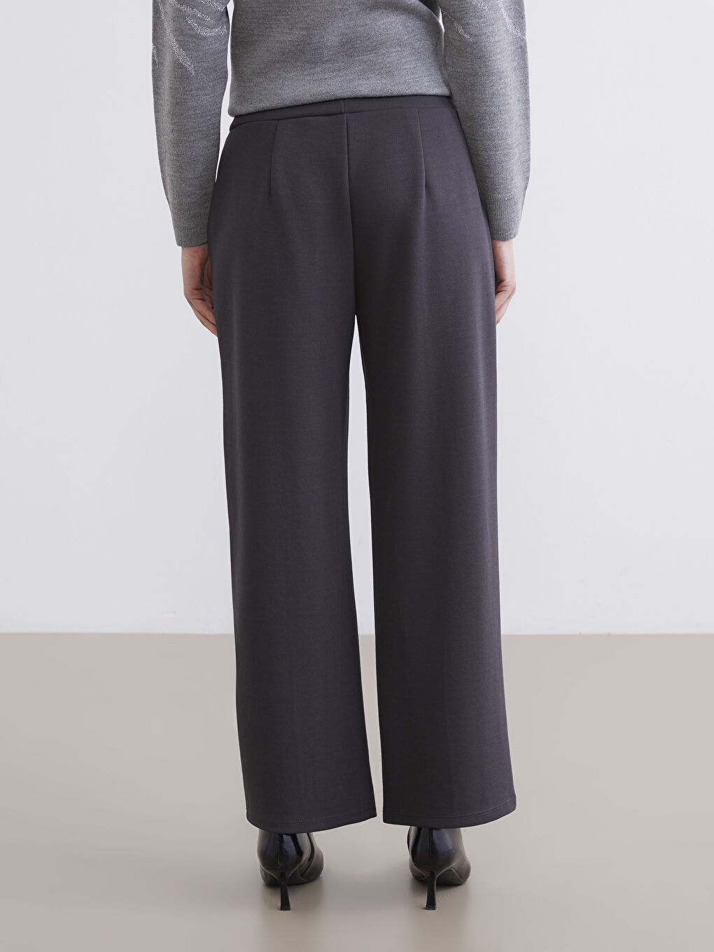 Antrasit Beli Lastikli Geniş Paça Kadın Pantolon	-4