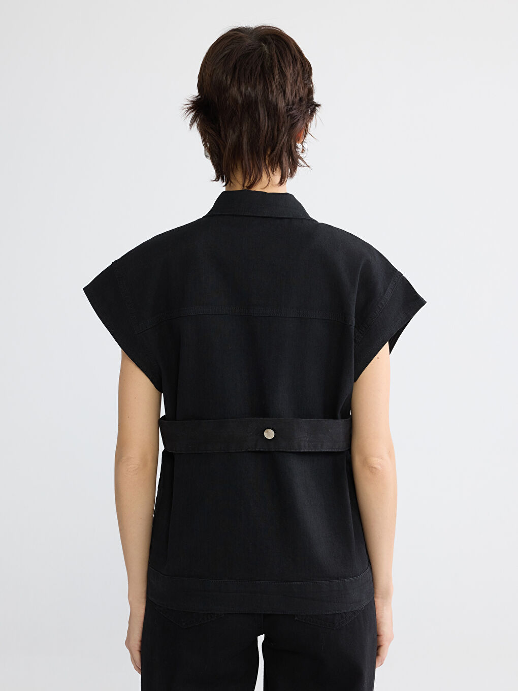 Siyah Gömlek Yaka Kemerli Kadın Jean Yelek-3