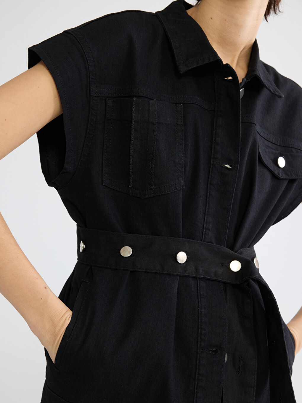 Siyah Gömlek Yaka Kemerli Kadın Jean Yelek-2
