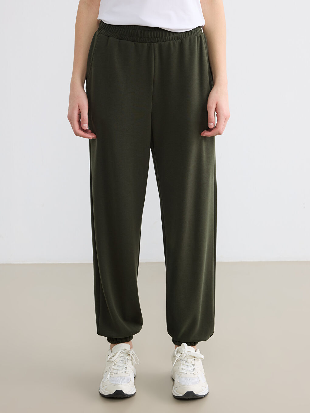 Haki Beli Lastikli Kadın Jogger Eşofman Altı-1