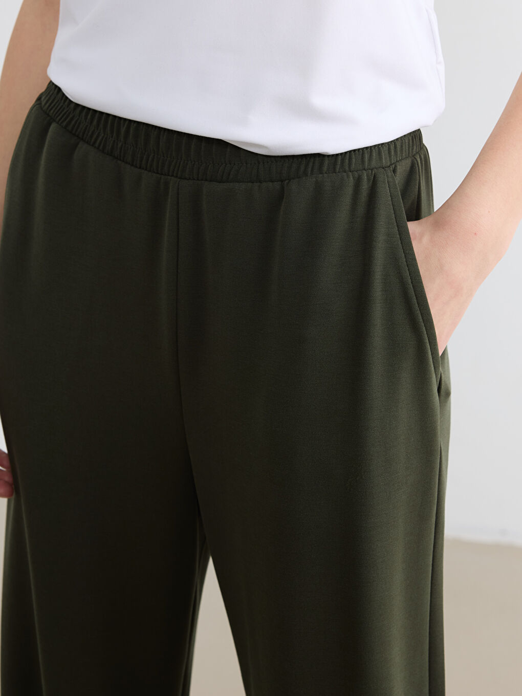 Haki Beli Lastikli Kadın Jogger Eşofman Altı-2