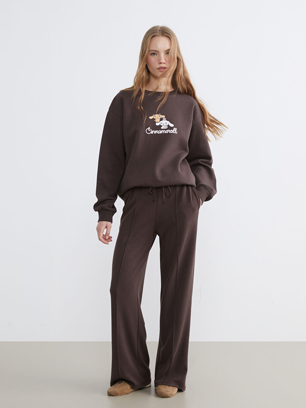 Soft Touch Women's Sweatpants with Elastic Waistband