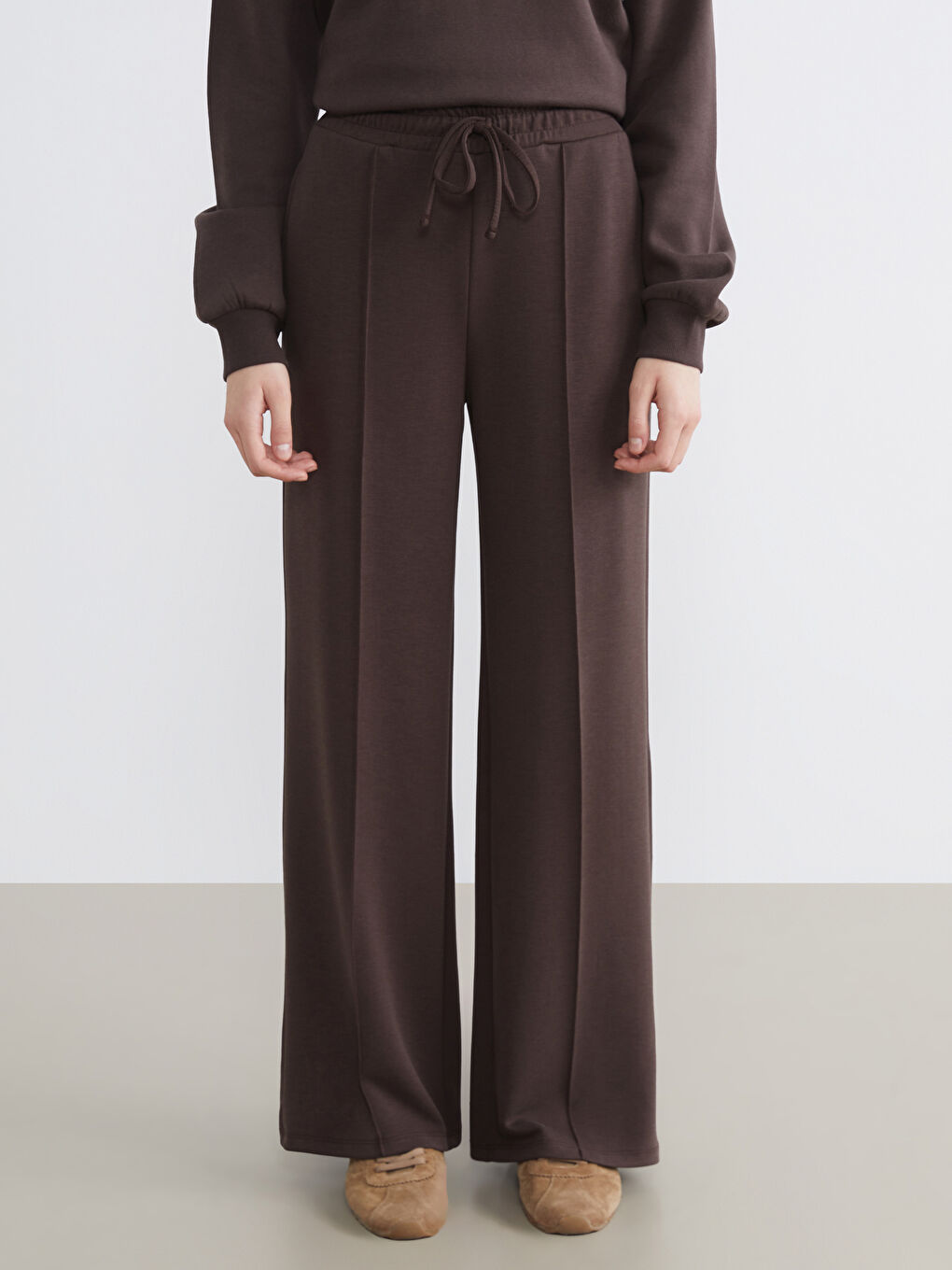 Soft Touch Women's Sweatpants with Elastic Waistband-1