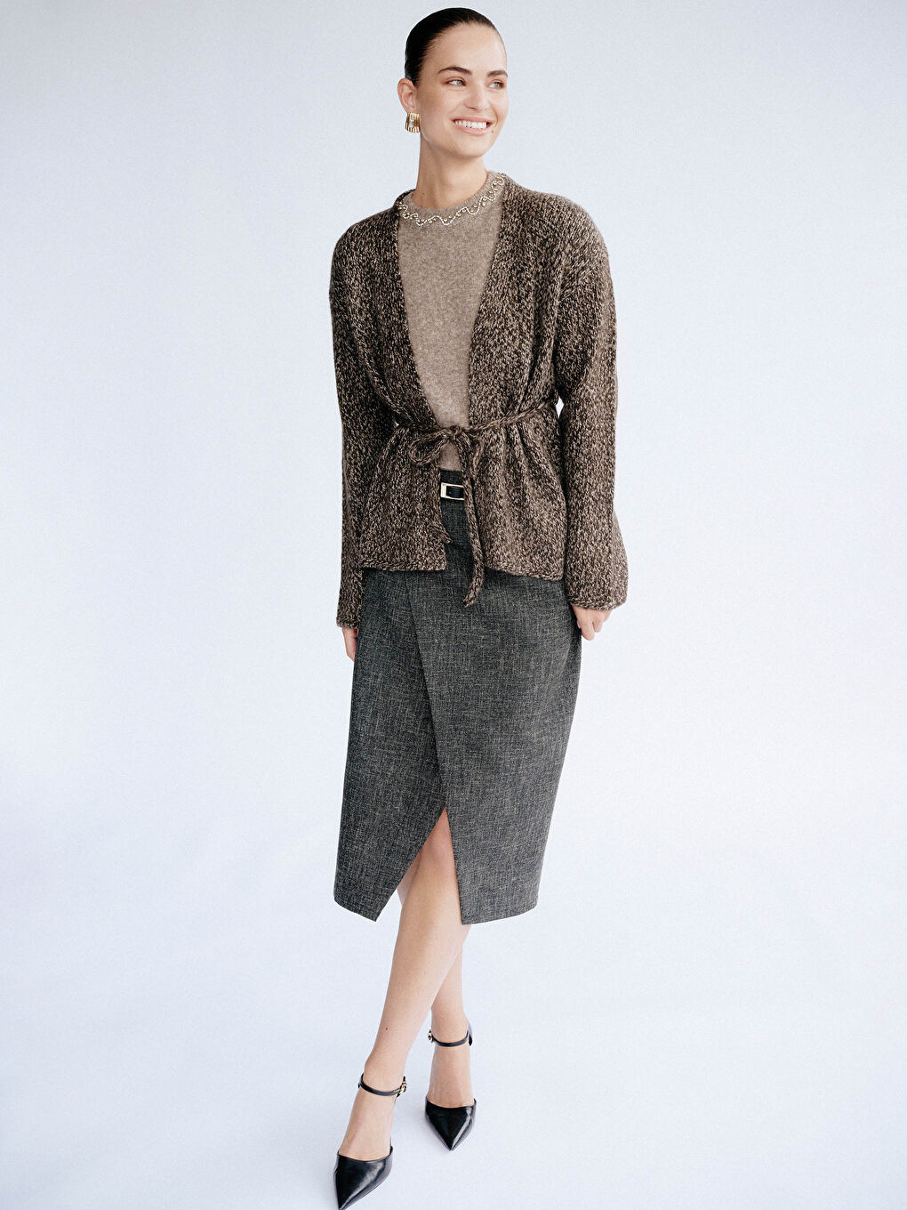 Пола тип молив от туид с шарки и колан