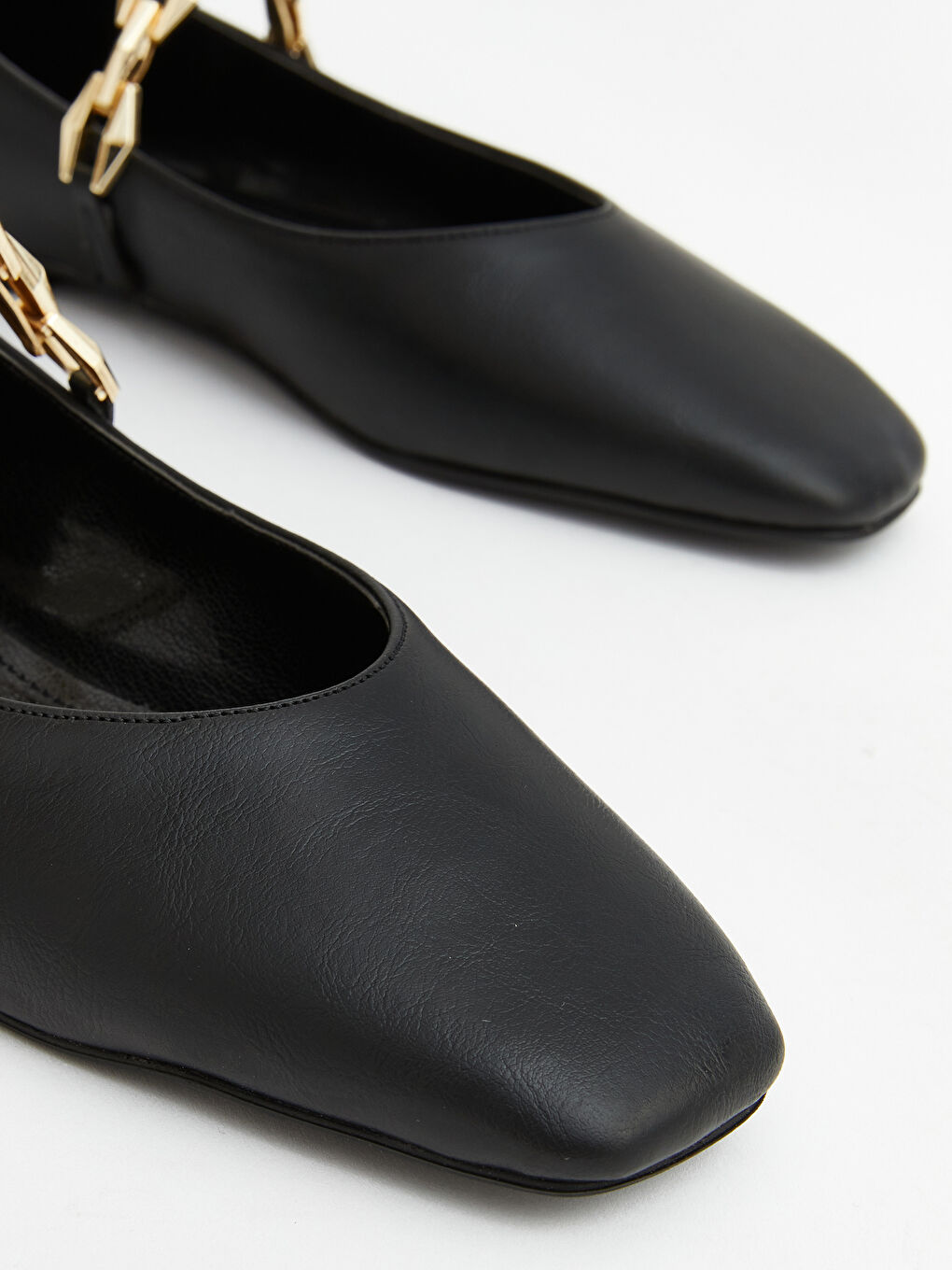 Siyah Deri Görünümlü Kadın Babet-2