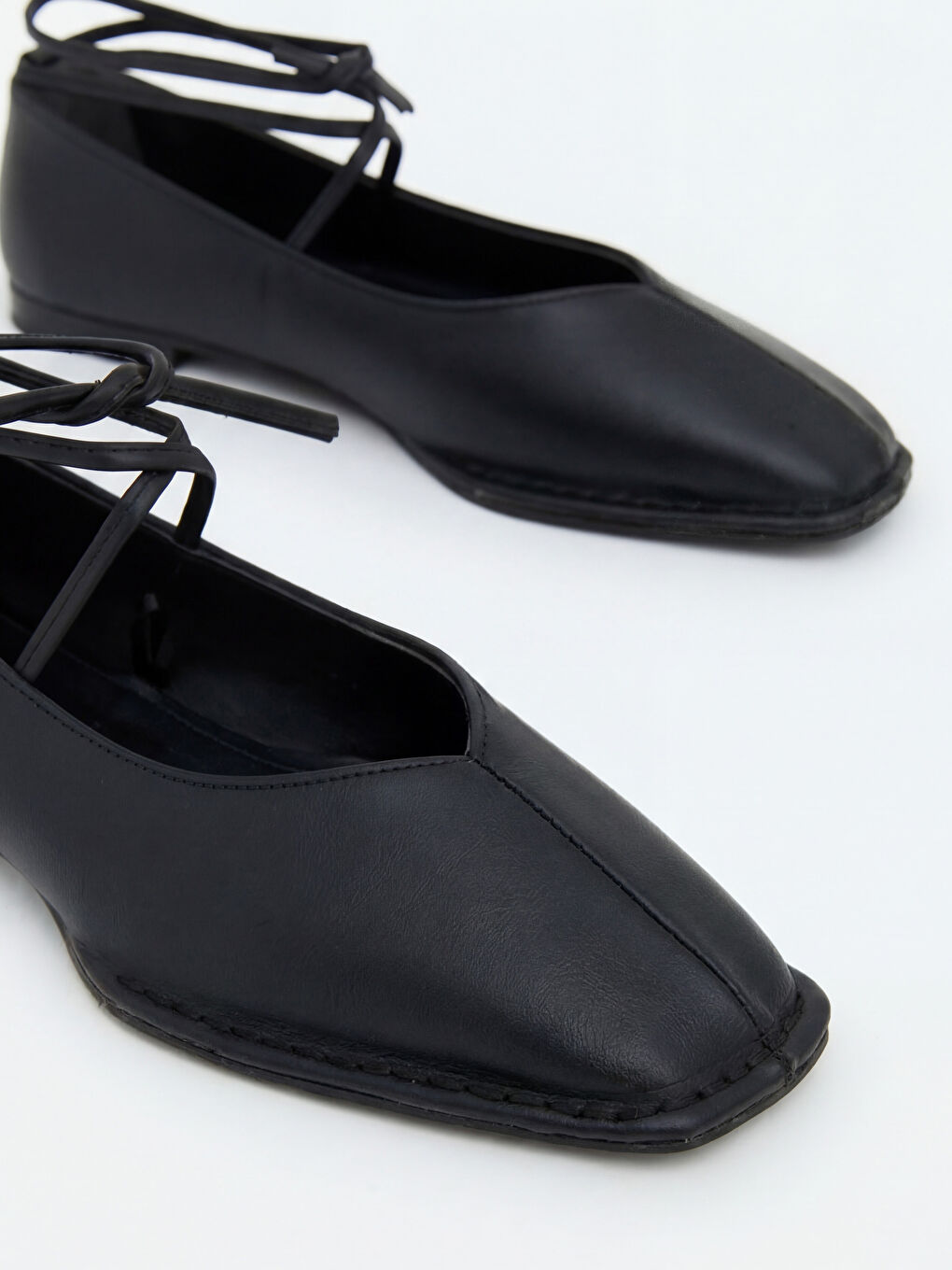 Siyah Bilekten Bağlamalı Kadın Klasik Ayakkabı-1