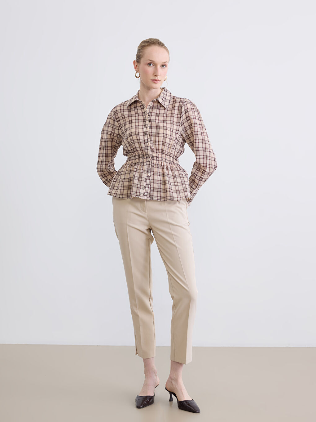 Καρό Πουκάμισο Ελαφρού Ραβδωτού Υφάσματος για Γυναίκες-1