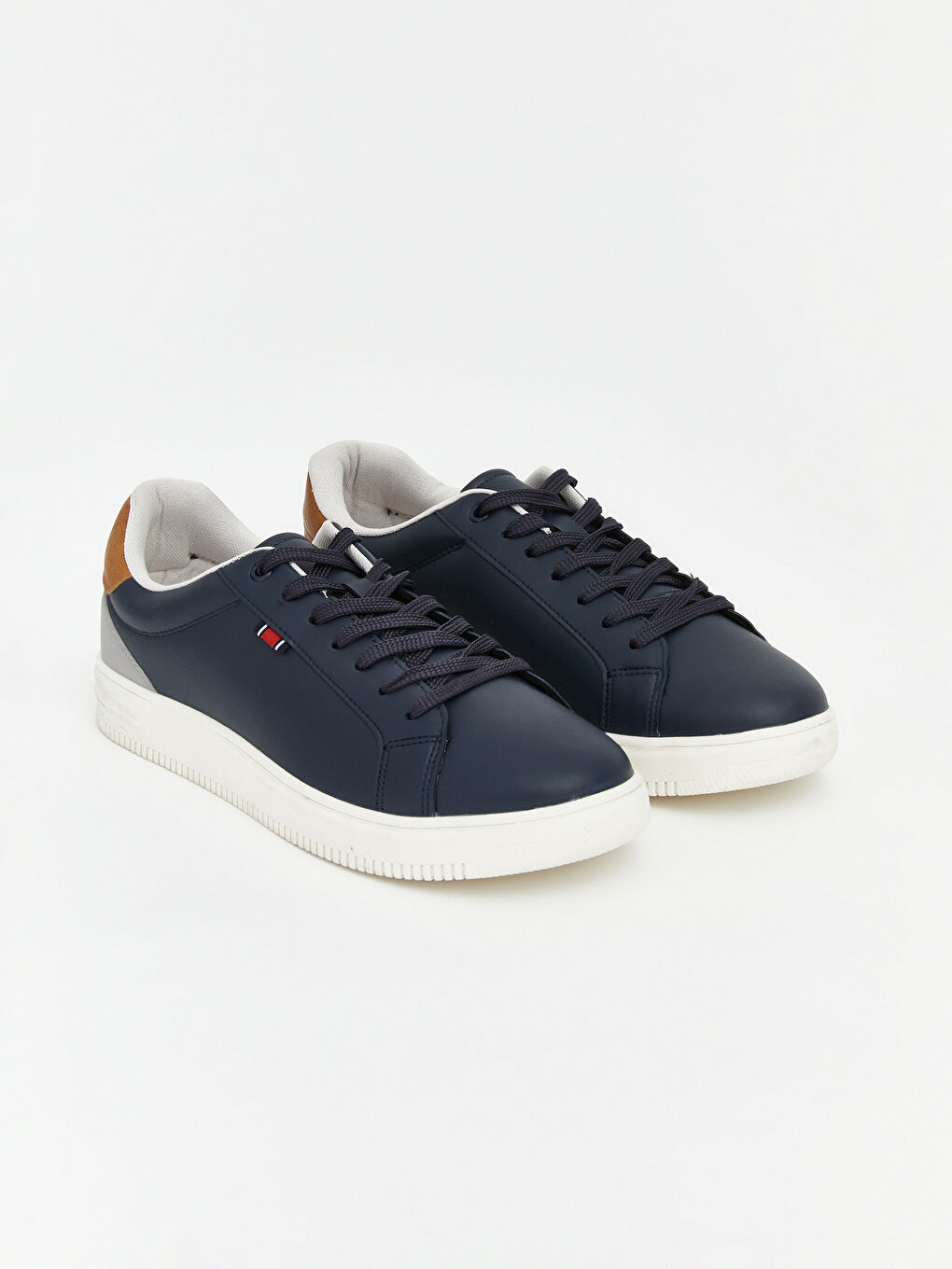 Lacivert Deri Görünümlü Kadın Spor Ayakkabı