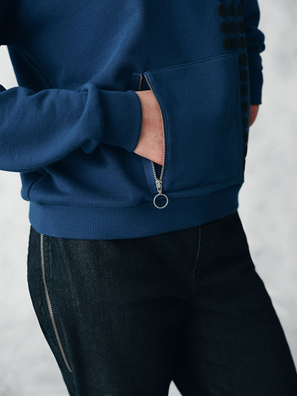 Lacivert Fonksiyonel Cepli Baskılı Kadın Kalın Sweatshirt-1