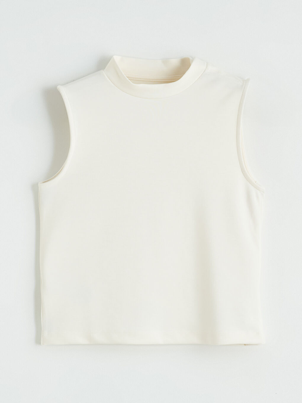 Ekru Kolay Giyilebilir Yandan ve Omuzdan Çıtçıtlı Bluz-4