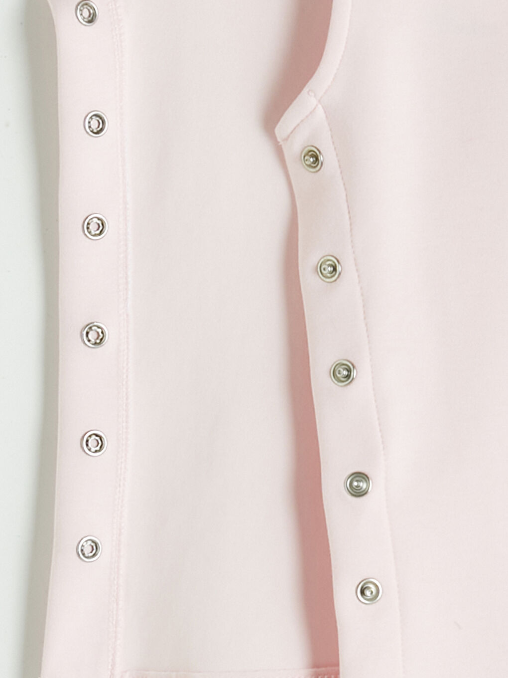 Pembe Kolay Giyilebilir Yandan ve Omuzdan Çıtçıtlı Bluz-3