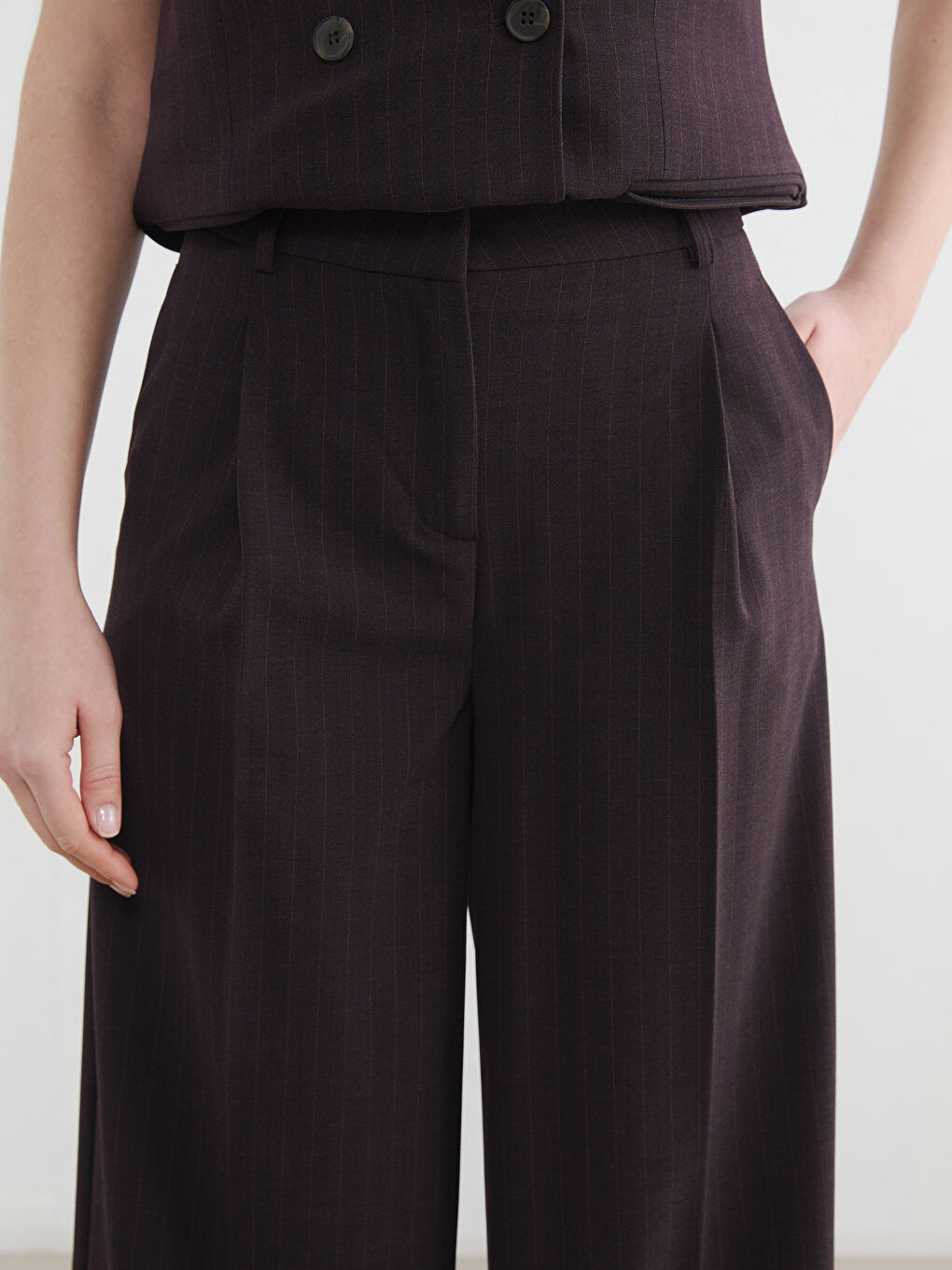 Bordo Loose Fit Çizgili Kadın Pileli Kumaş Pantolon-2