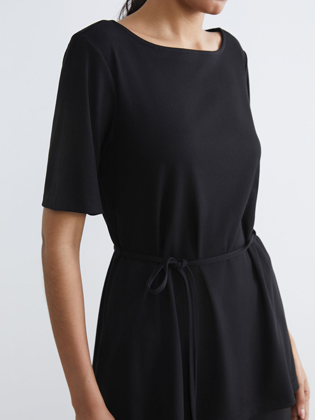 Siyah Bisiklet Yaka Bağlama Detaylı Bluz-2