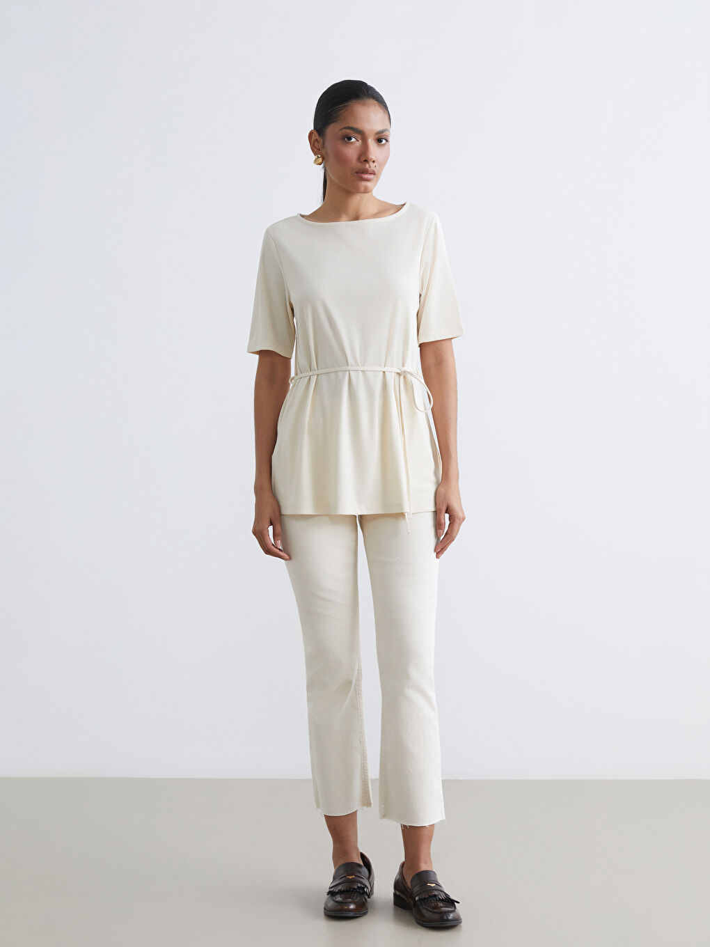 Bej Bisiklet Yaka Bağlama Detaylı Bluz-1