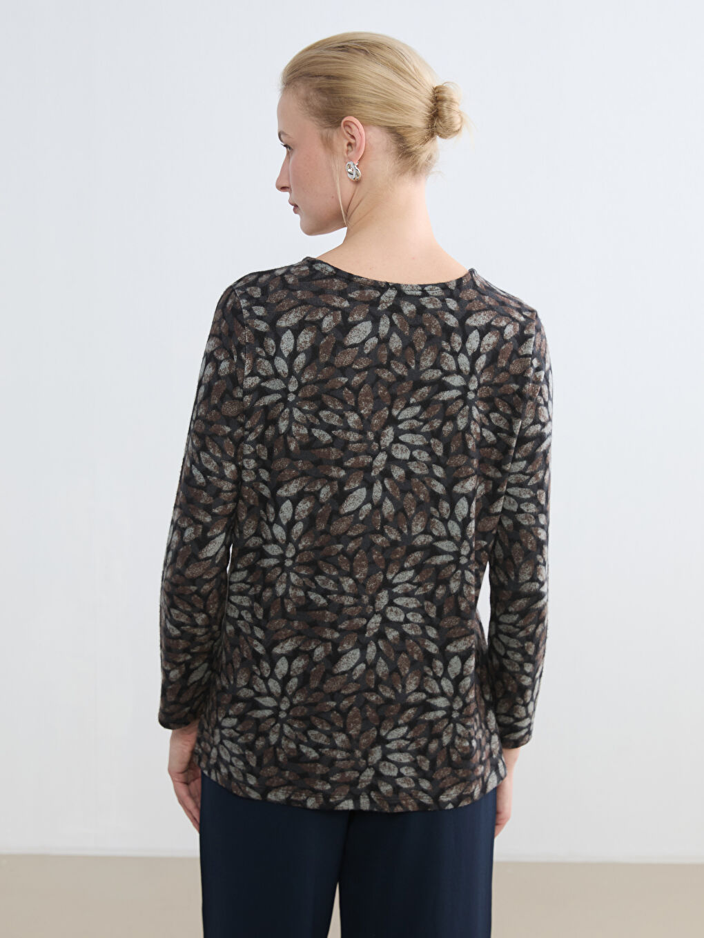 Bej Bisiklet Yaka Çiçekli Bluz-3