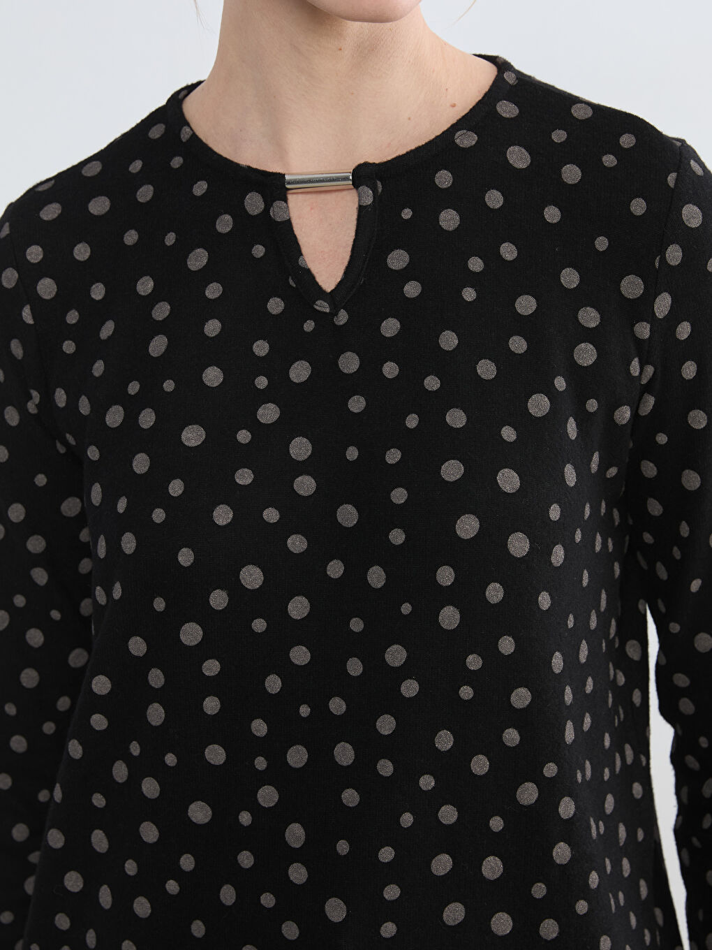 Siyah Bisiklet Yaka Puantiyeli Bluz-2