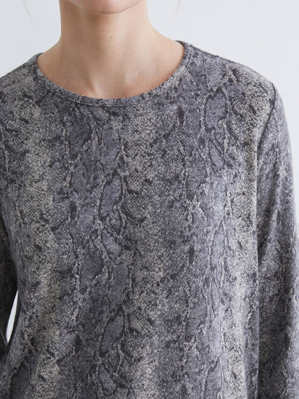 Crew Neck Snake Print Women's T-Shirt-2