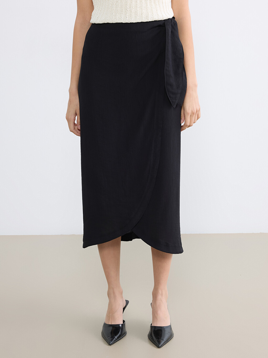 Elastic Waist Wrap Cut Skirt-1
