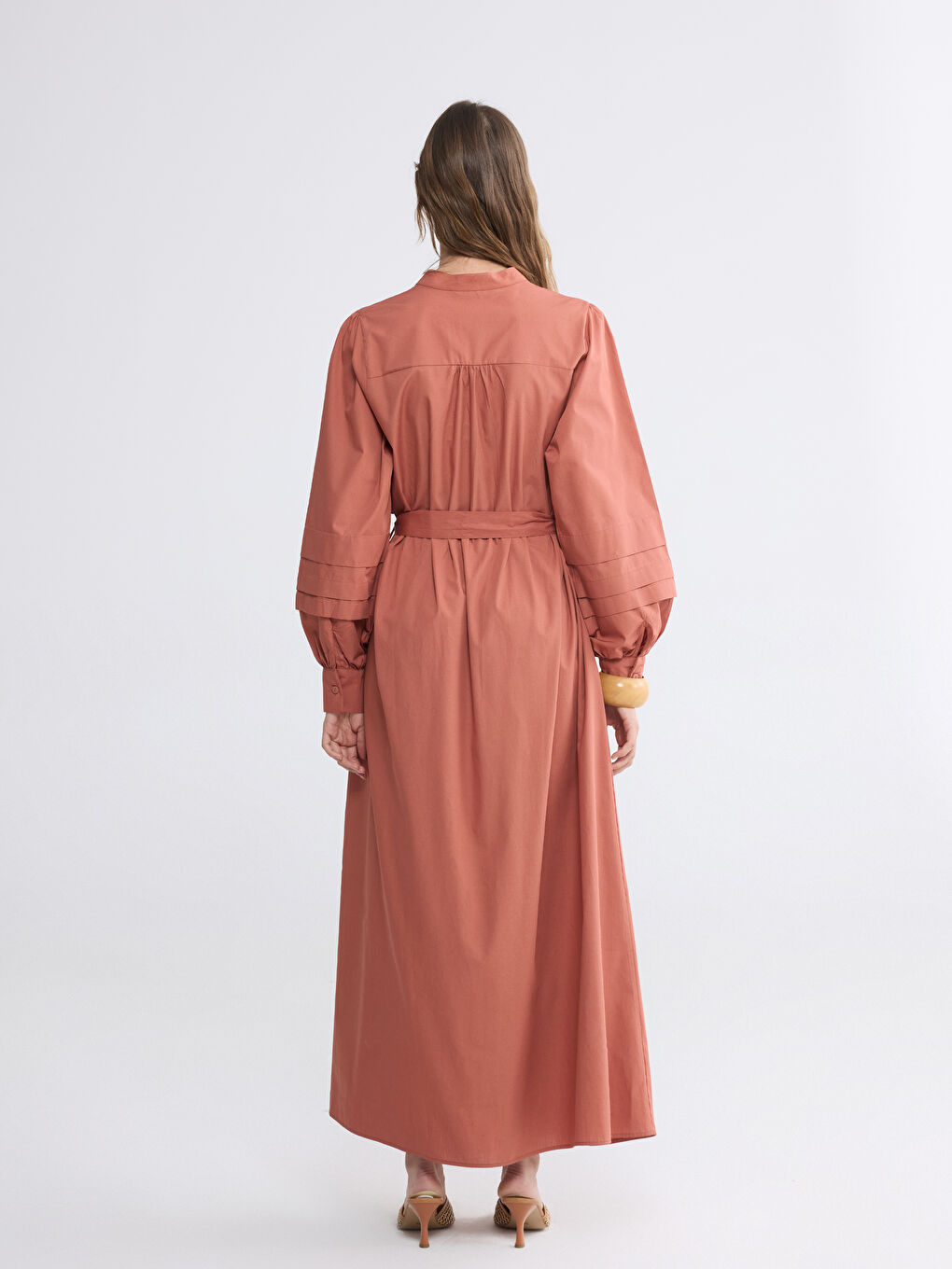 Kahverengi Hakim Yaka Kuşaklı Poplin Elbise-3