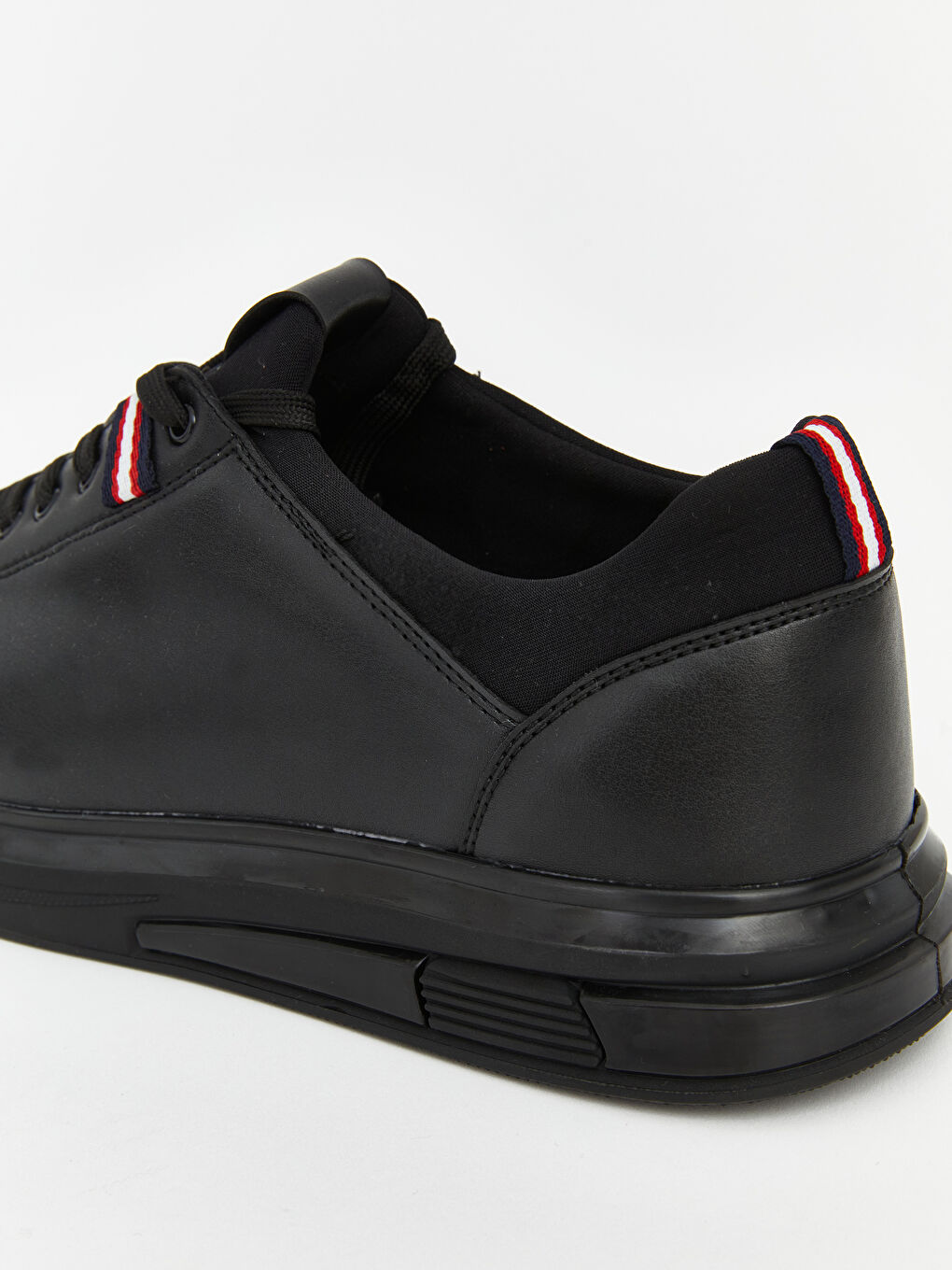 Siyah Deri Görünümlü Erkek Spor Ayakkabı-4