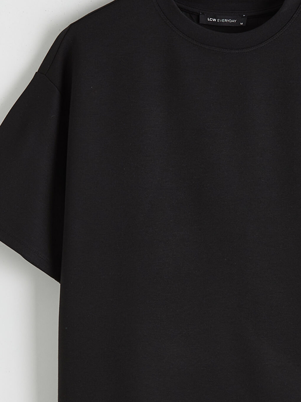 Siyah Bisiklet Yaka Oversize Kadın Tişört-5