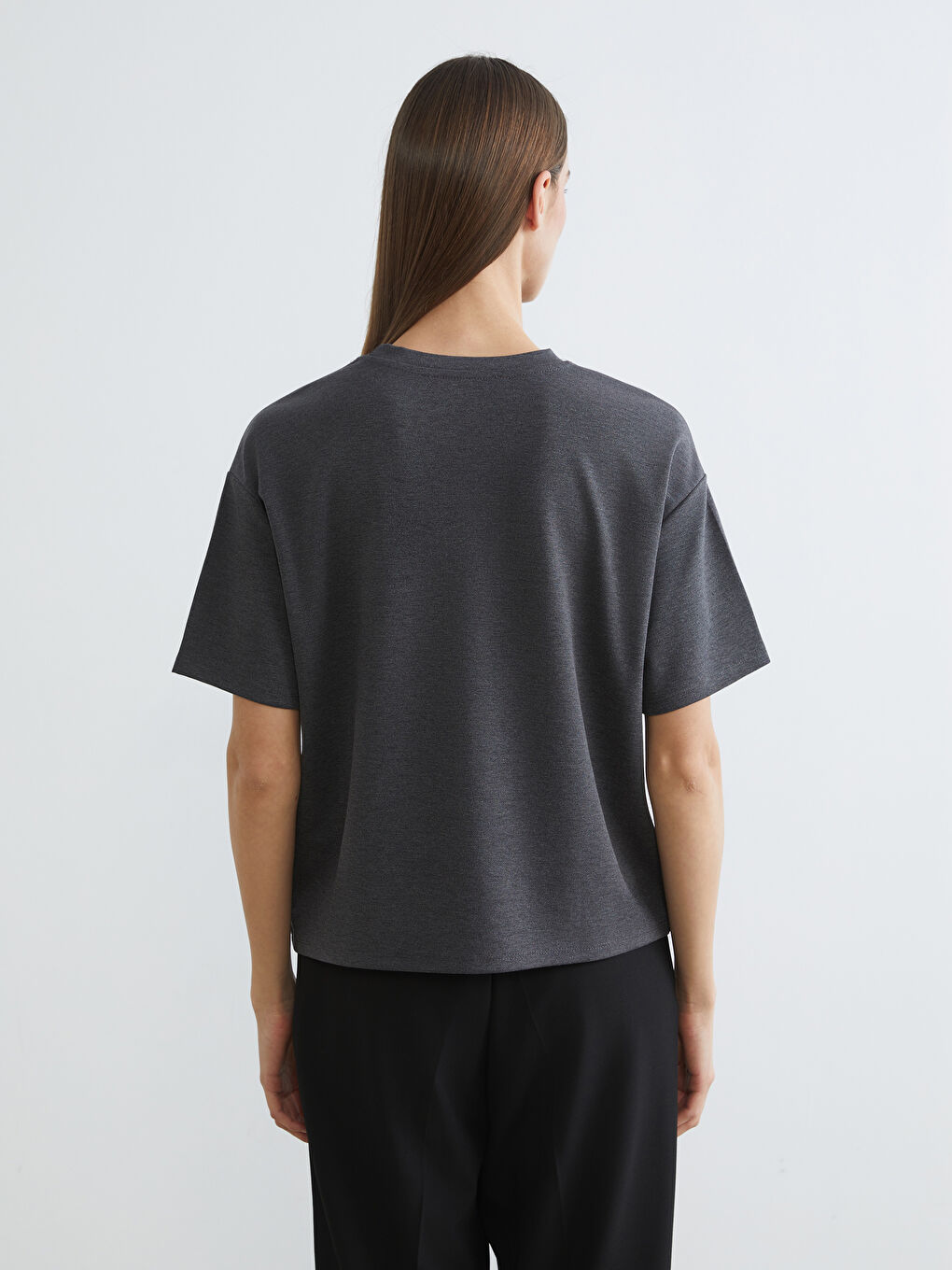 Antrasit Bisiklet Yaka Oversize Kadın Tişört-3