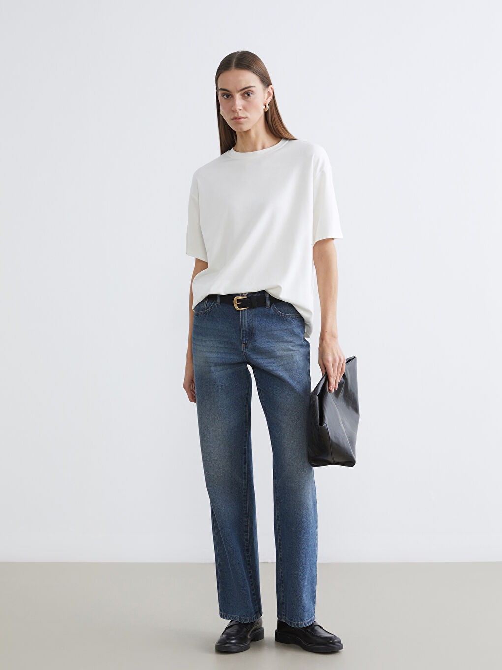 Ekru Bisiklet Yaka Oversize Kadın Tişört-1