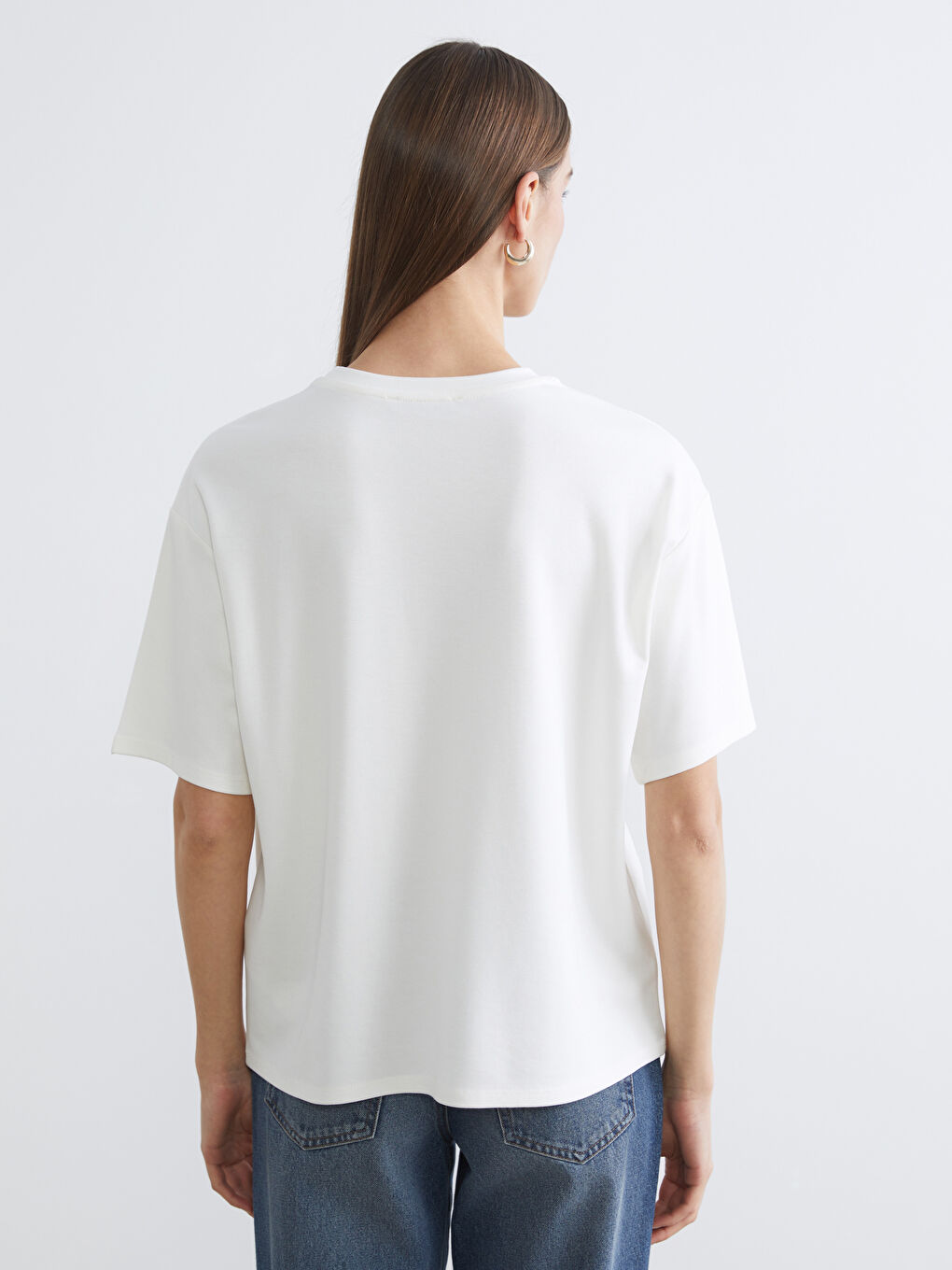 Ekru Bisiklet Yaka Oversize Kadın Tişört-3