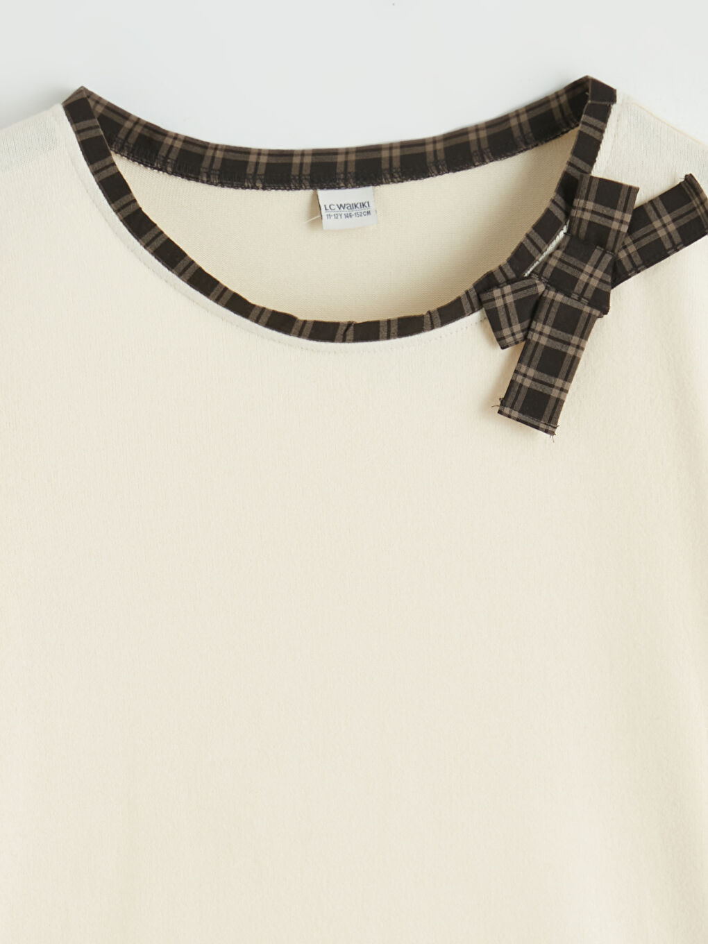 Ekru Fiyonk Detaylı Bisiklet Yaka Kız Çocuk Tişört-1