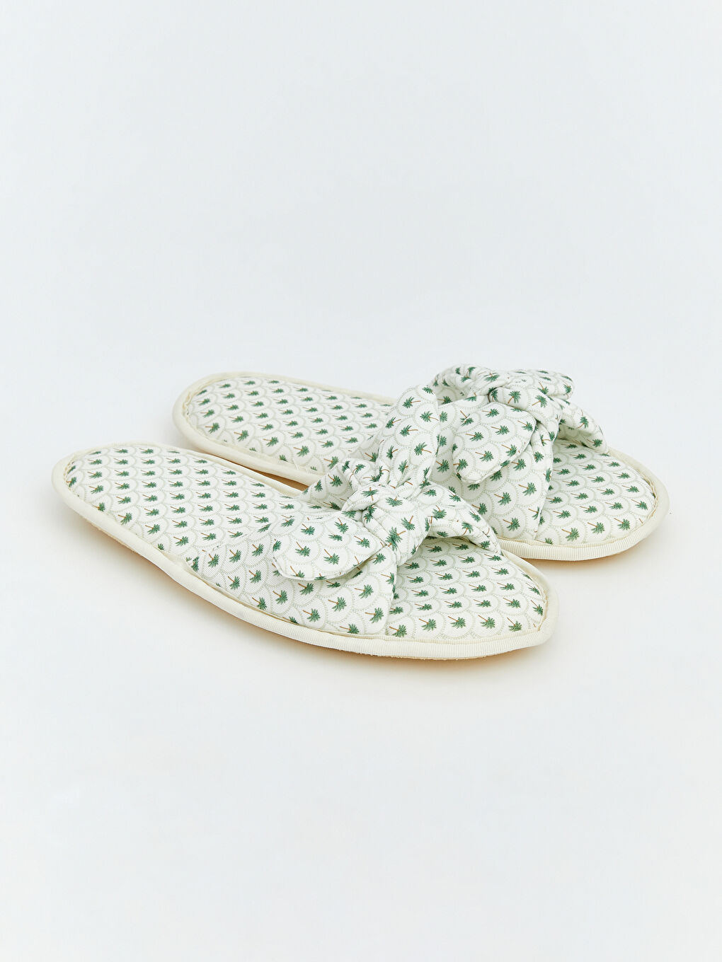 Karışık Fiyonk Figürlü Kadın Ev Terliği