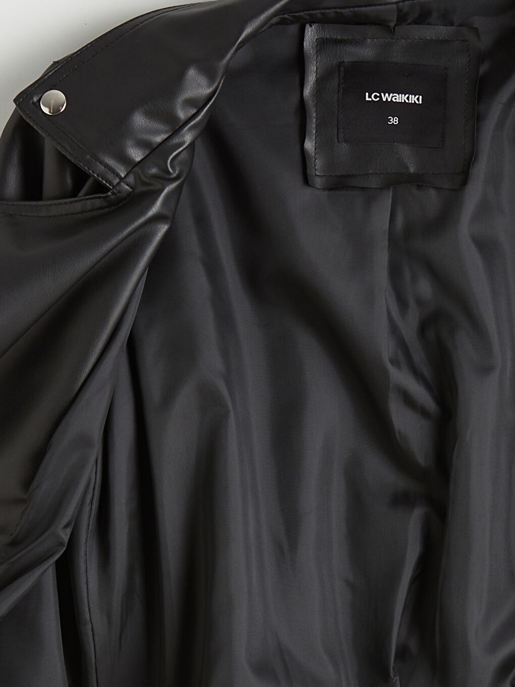 Siyah Kruvaze Yaka Kadın Deri Görünümlü Ceket-7