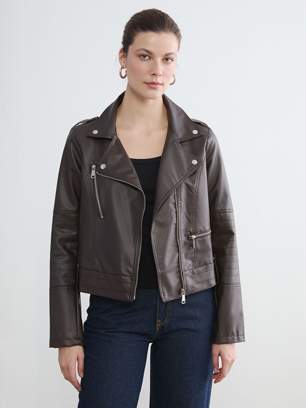 Kahverengi Kruvaze Yaka Kadın Deri Görünümlü Ceket