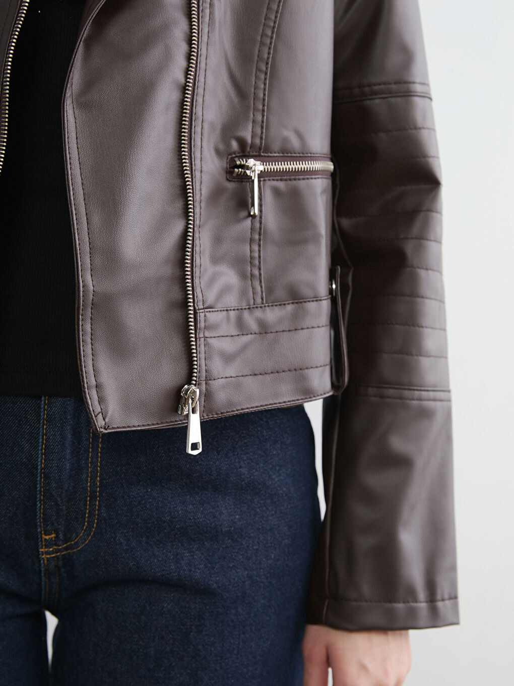 Kahverengi Kruvaze Yaka Kadın Deri Görünümlü Ceket-2