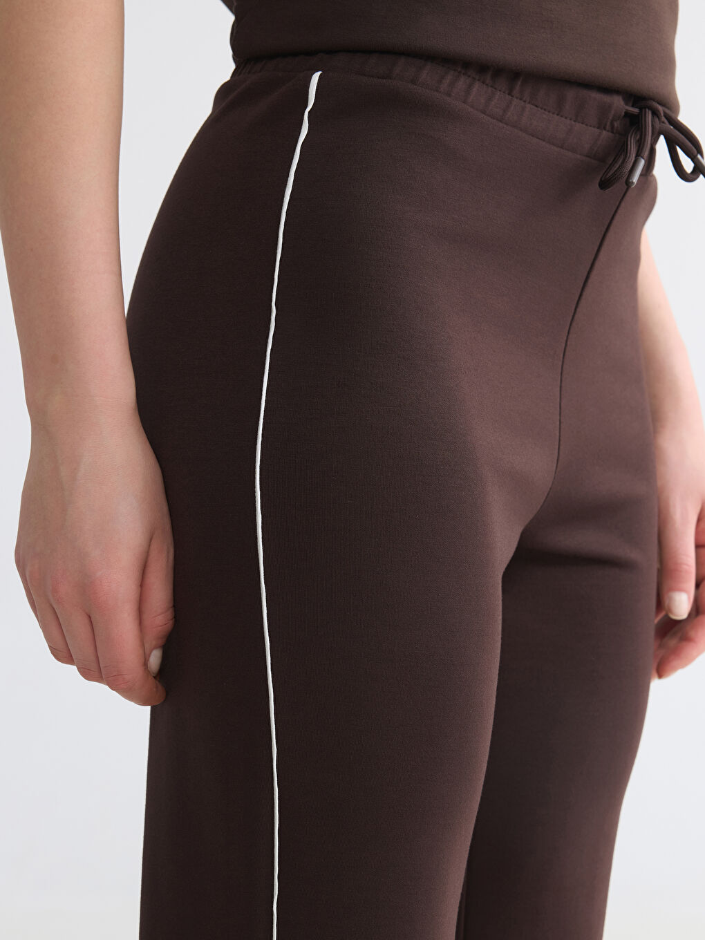 Elasticated Waist Wide Leg Women's Sweatpants-5