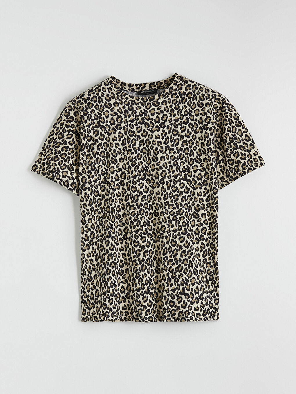 Kahverengi Bisiklet Yaka Leopar Desenli Kadın Tişört