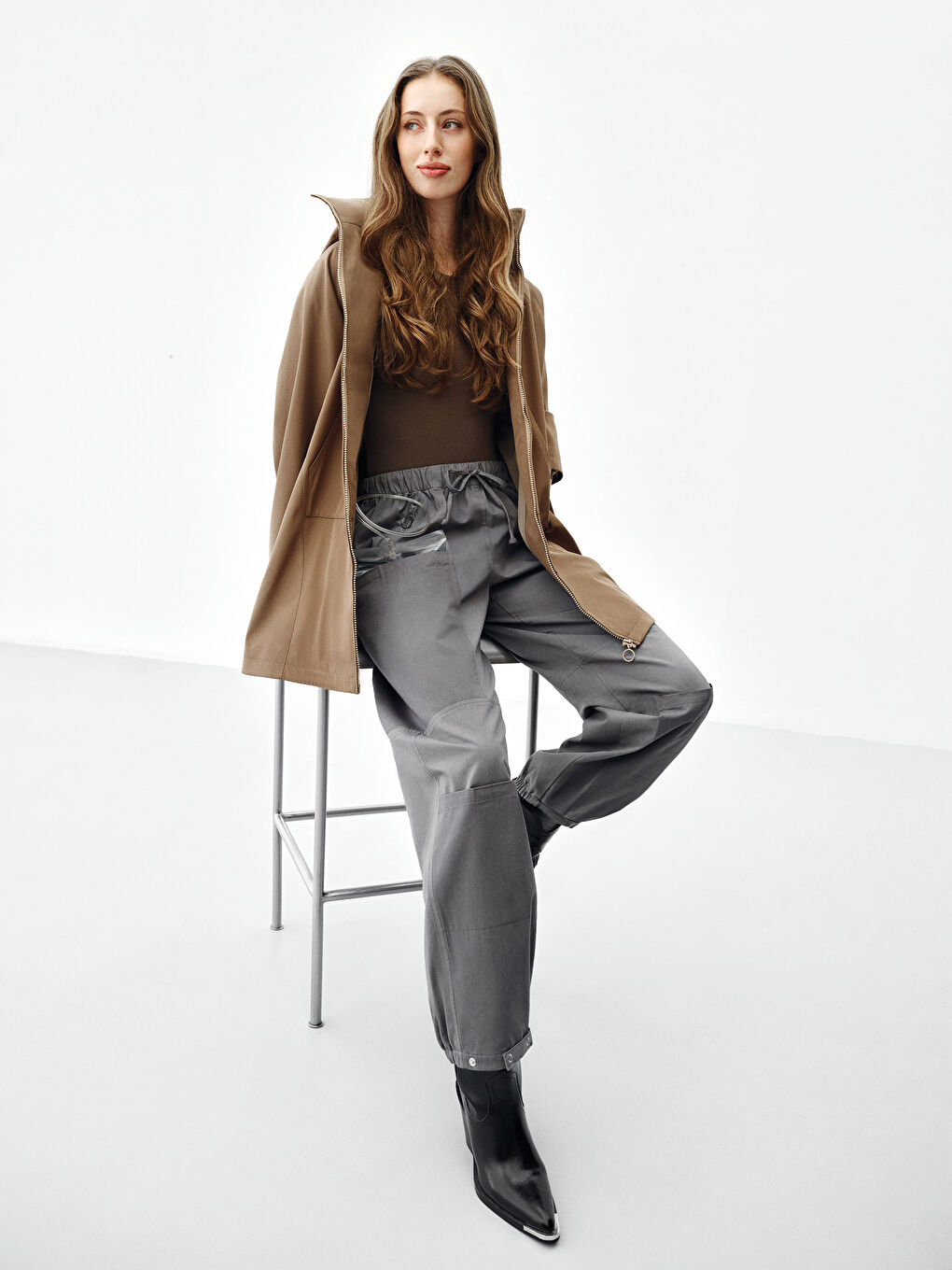 Gri Fonksiyonel Cepli Loose Fit Kadın Pantolon