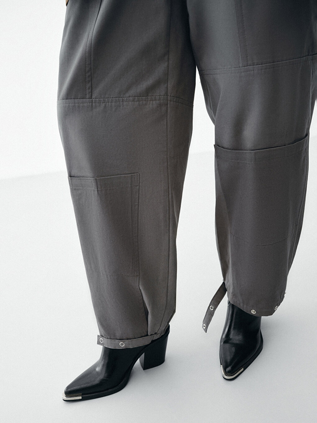 Gri Fonksiyonel Cepli Loose Fit Kadın Pantolon-2