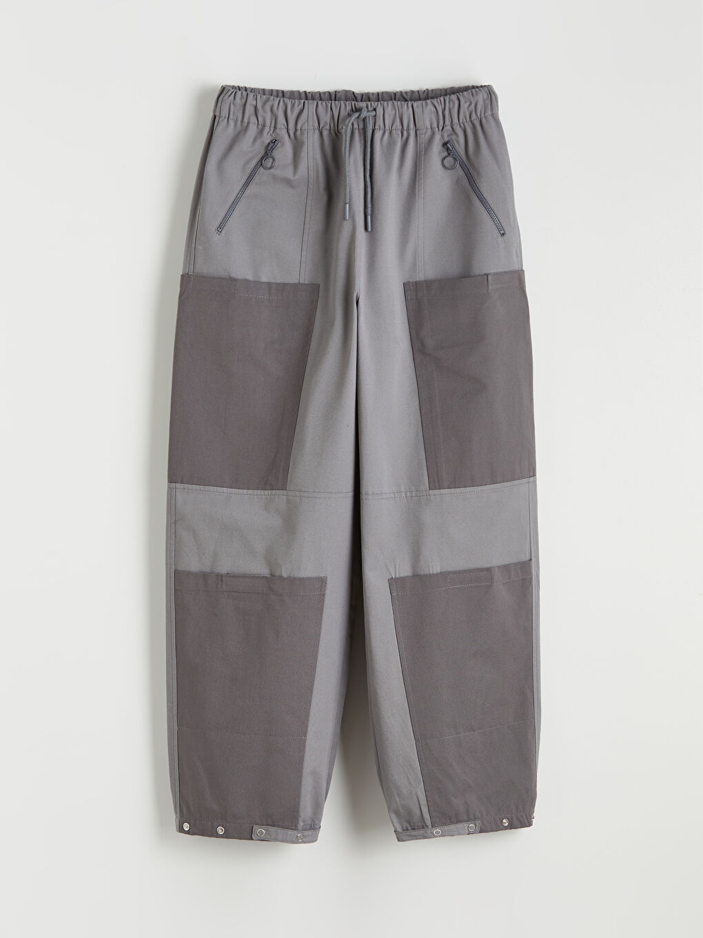 Gri Fonksiyonel Cepli Loose Fit Kadın Pantolon-5