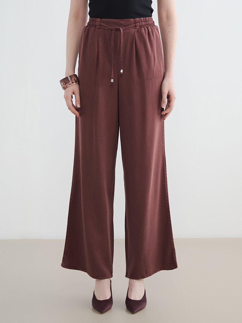 Kahverengi Beli Lastikli Wideleg Kadın Jean Pantolon-1