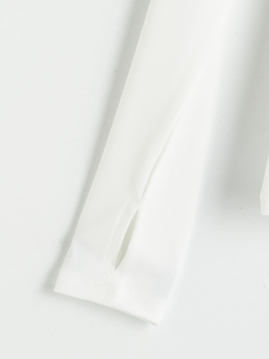 Beyaz Dik Yaka Parmak Geçmeli Kadın Fermuarlı Sweatshirt-3