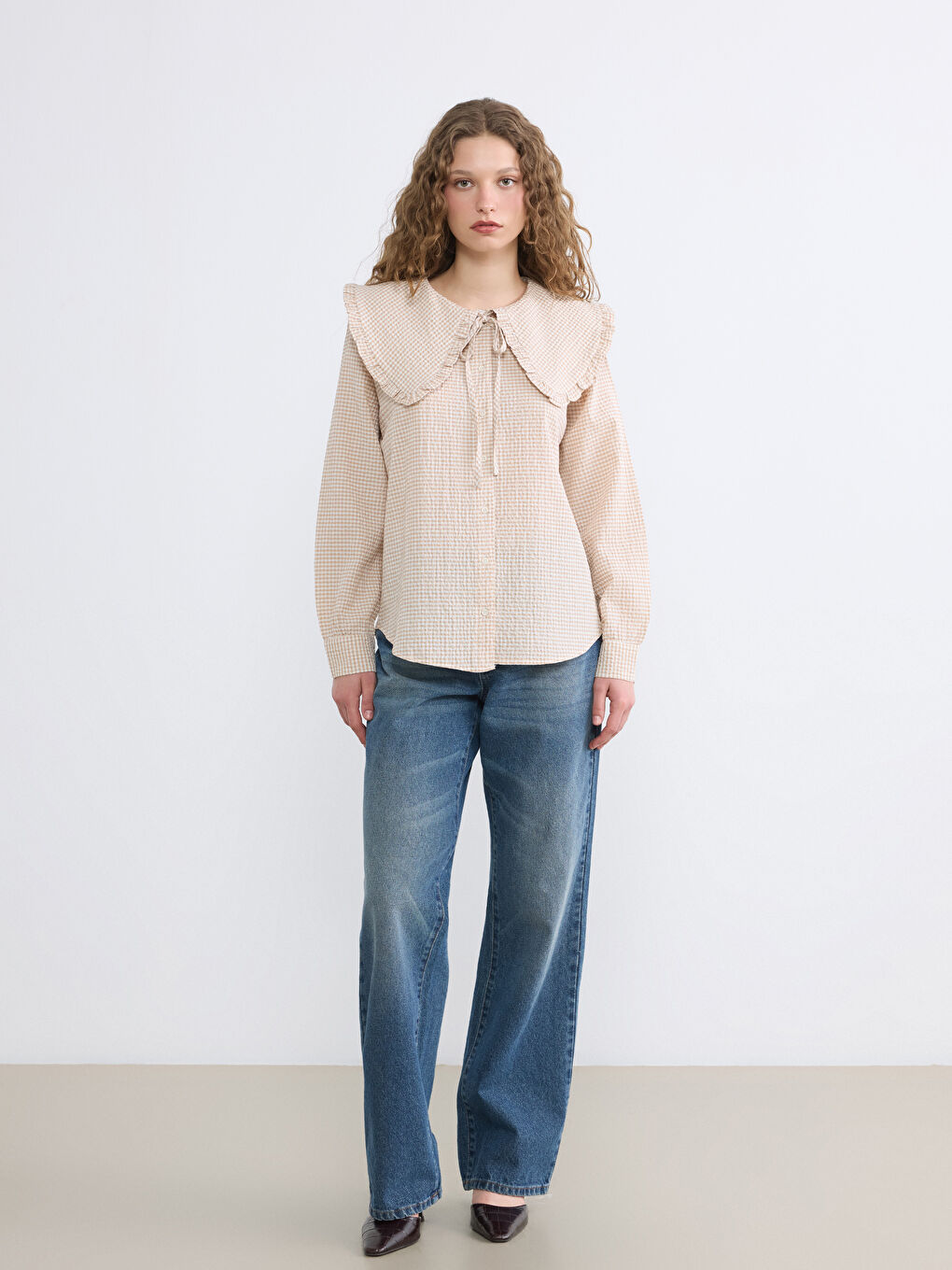 Bej Bebe Yaka Ekose Fırfırlı Bluz	-2