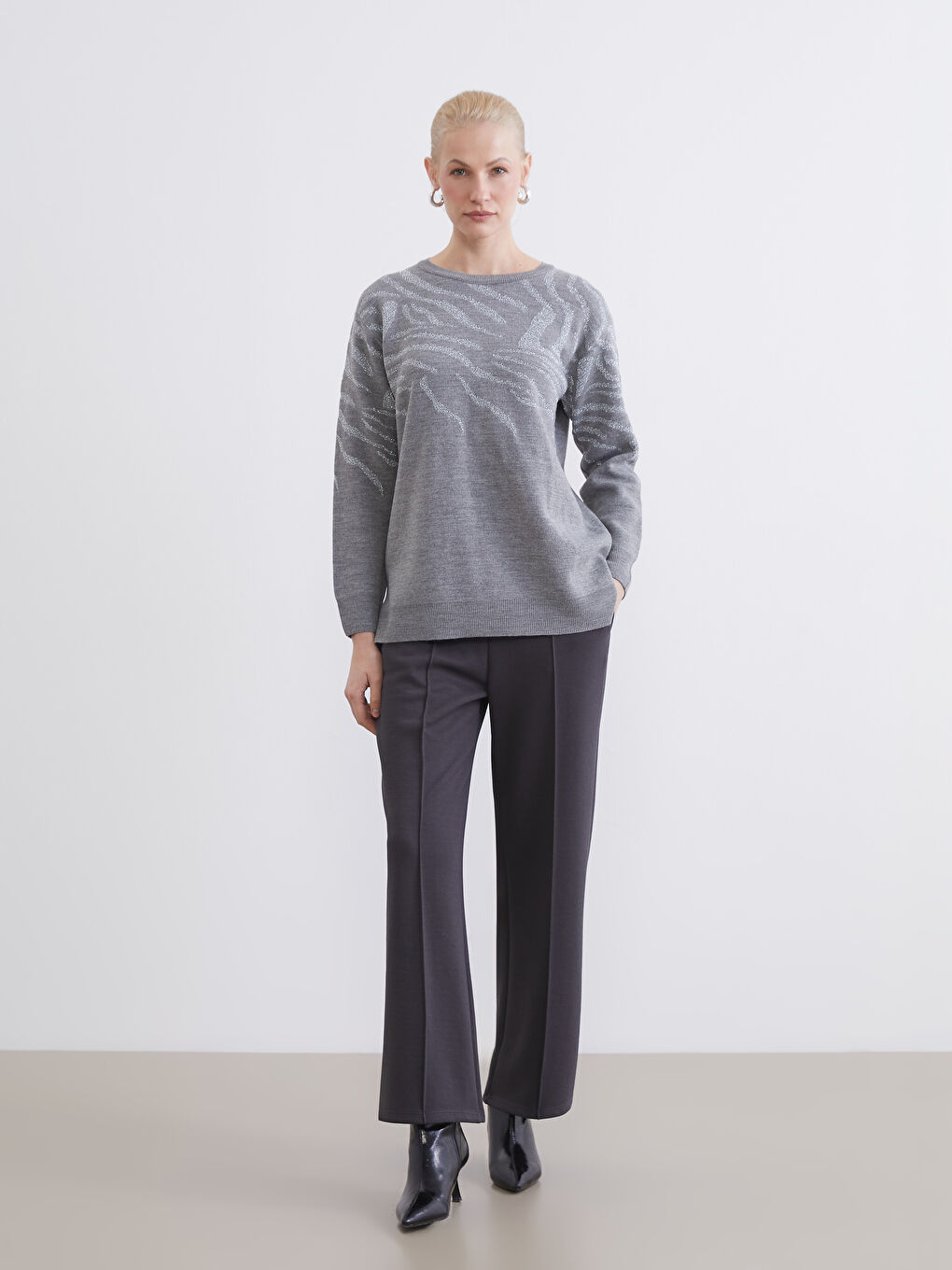 Gri Bisiklet Yaka Desenli Kadın Triko Kazak-1