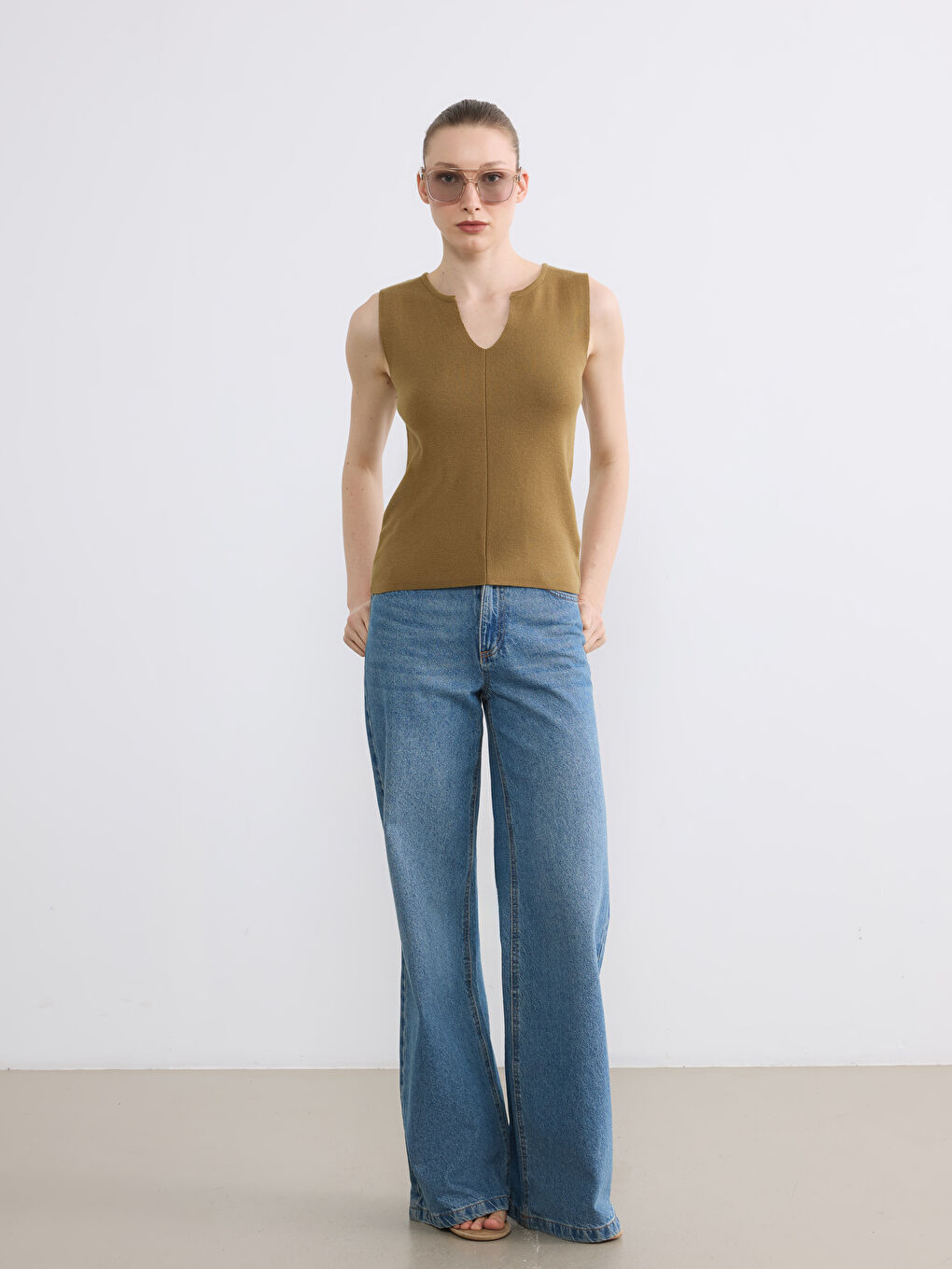 Yeşil Kaçık Yaka Kadın Triko Atlet-1