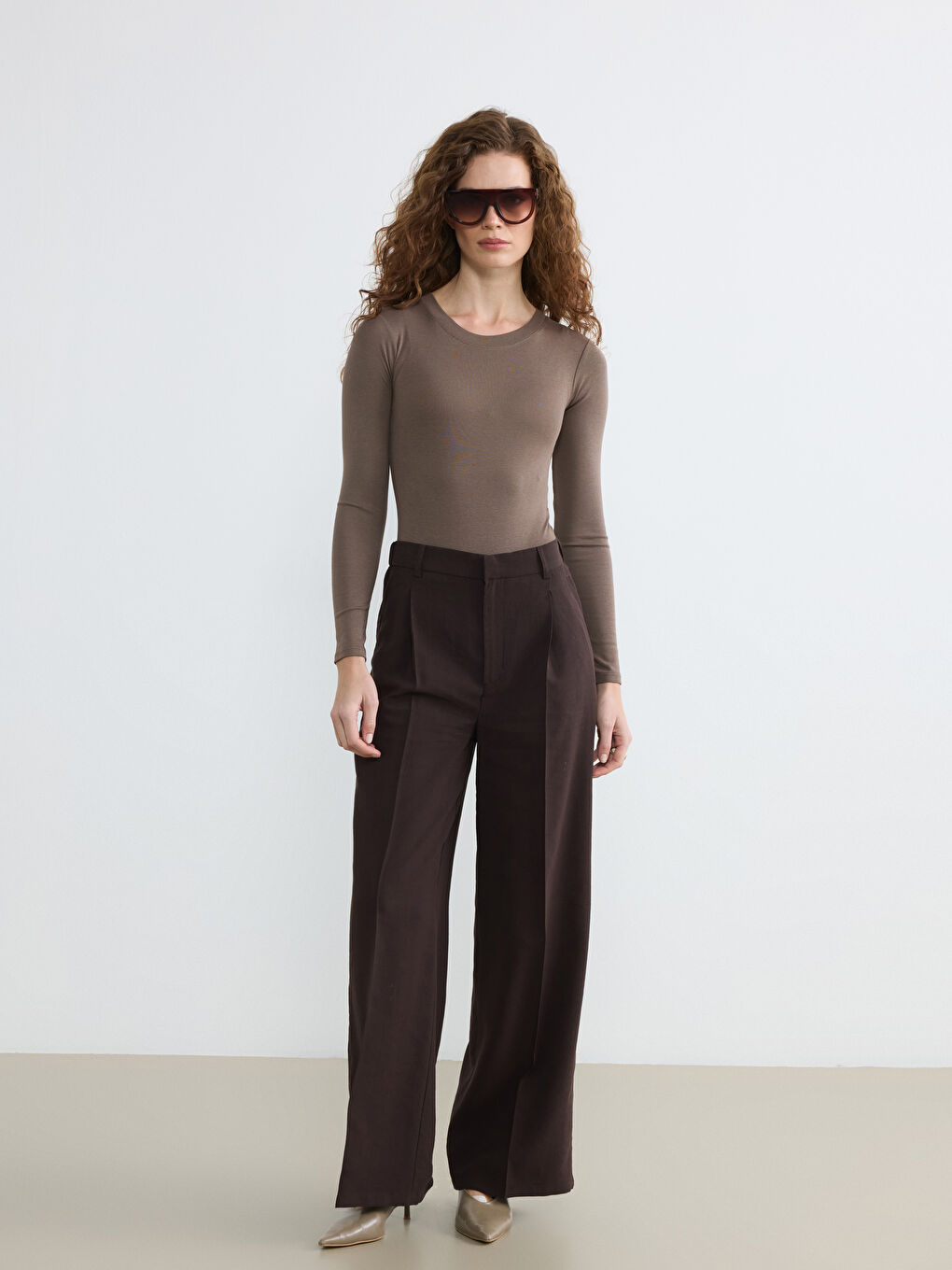 Women's Pleated Fabric Trousers with Elastic Waistband