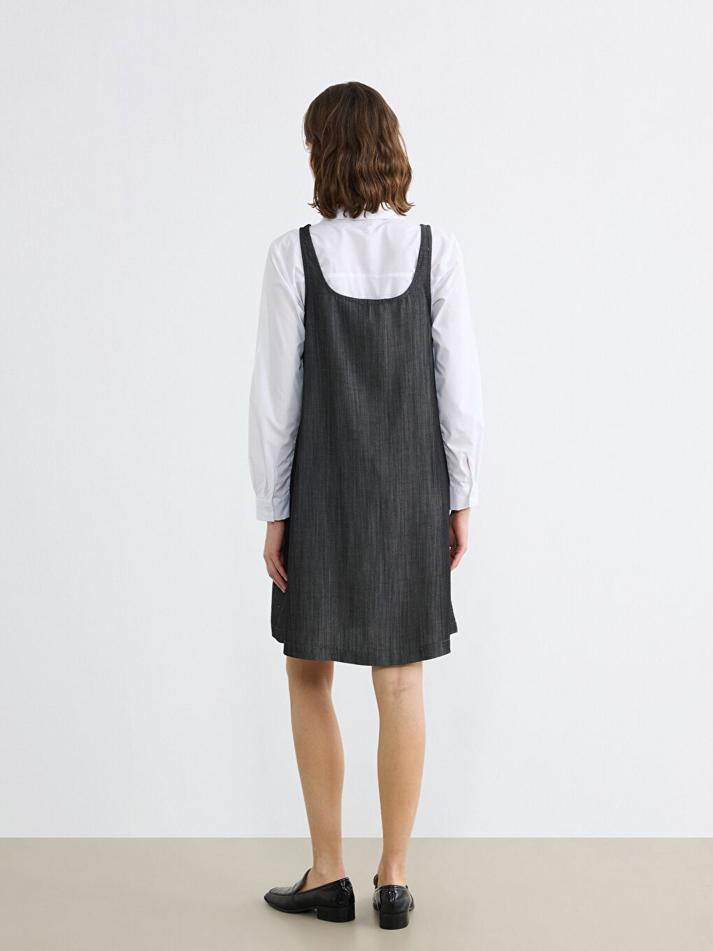 Gri U Yaka Askılı Taşlı Mini Jean Elbise-5