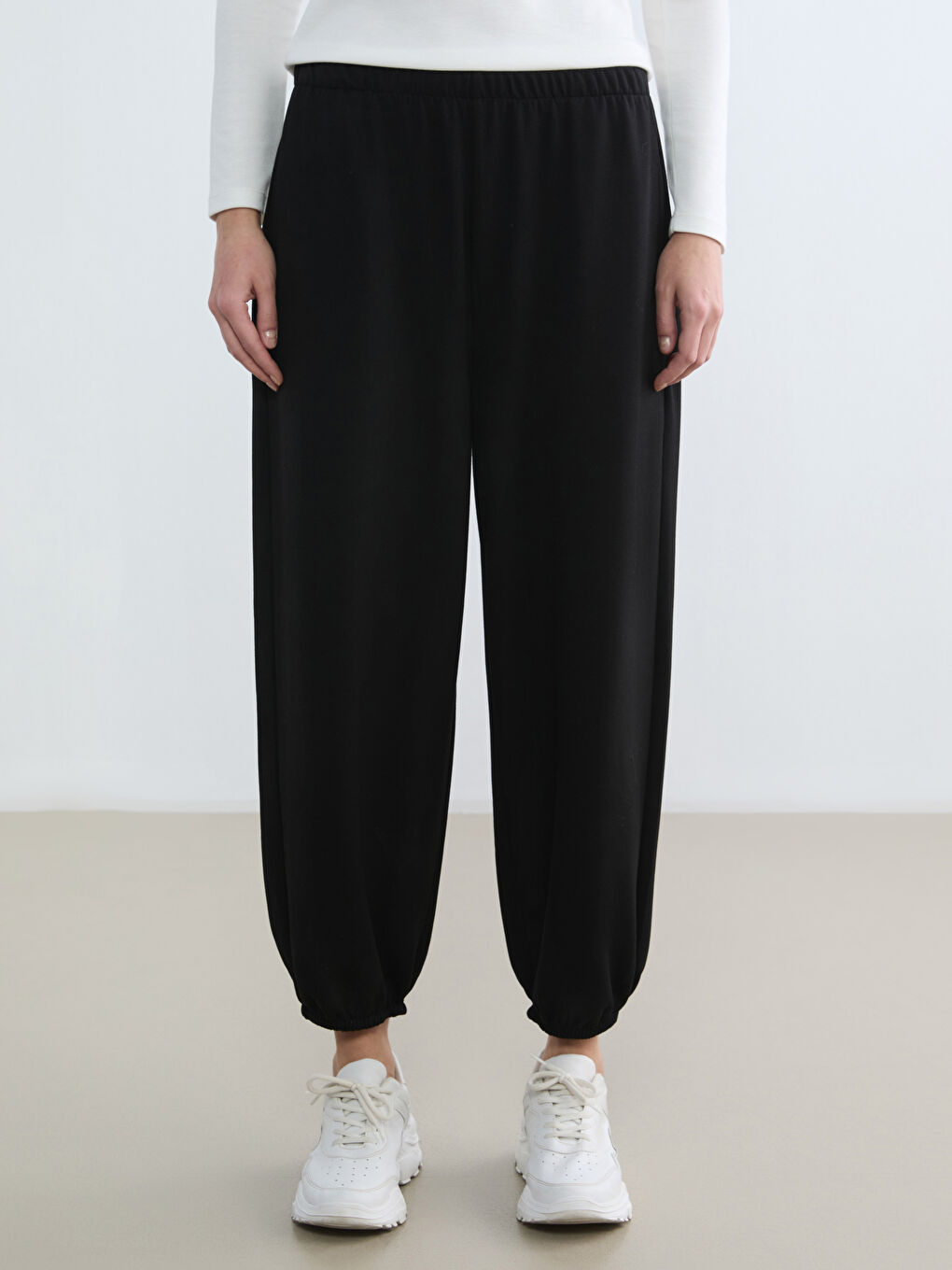 Siyah Soft Touch Kadın Jogger Eşofman Altı-1