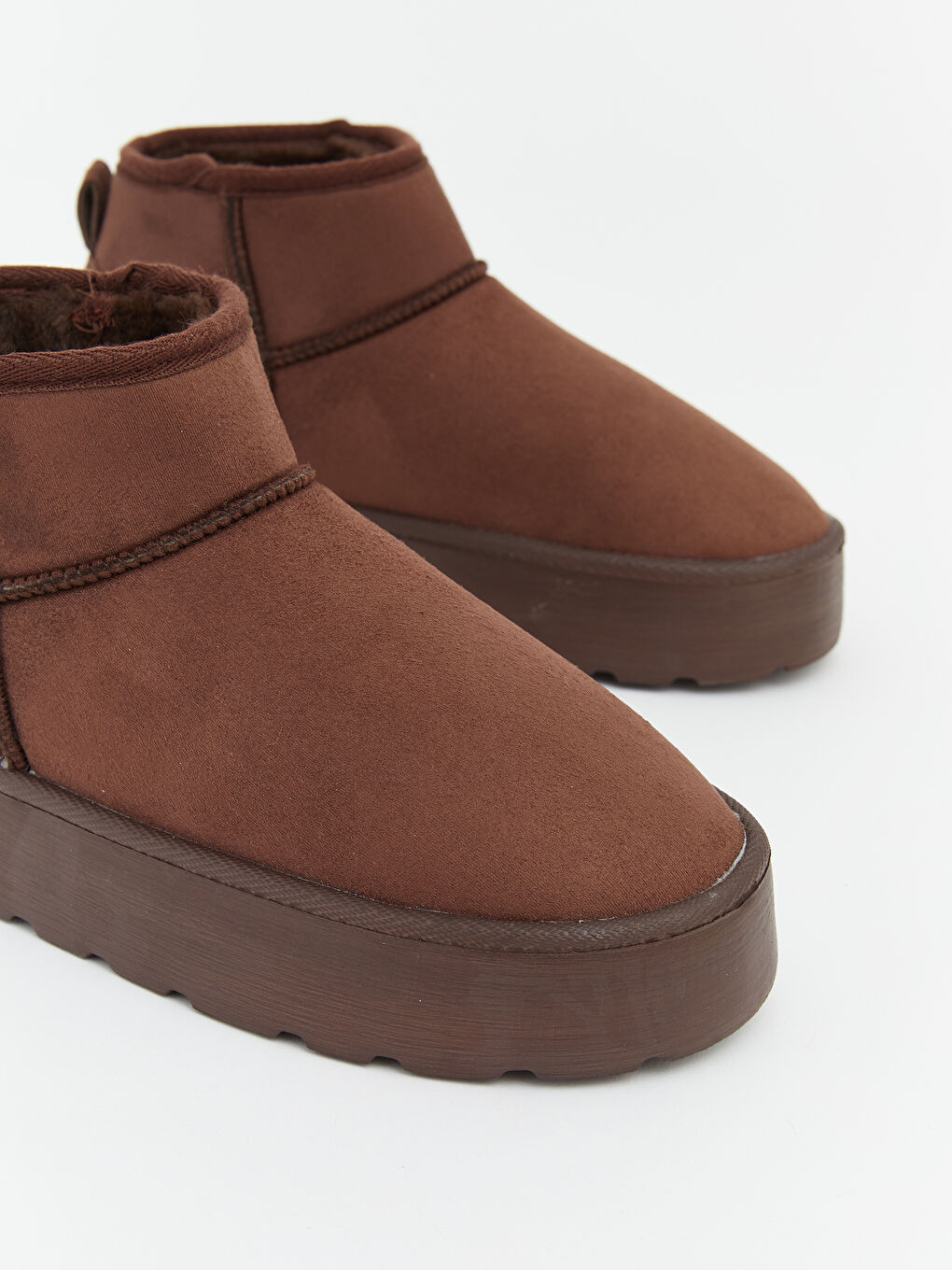Kahverengi Süet Görünümlü Kadın Bot-2