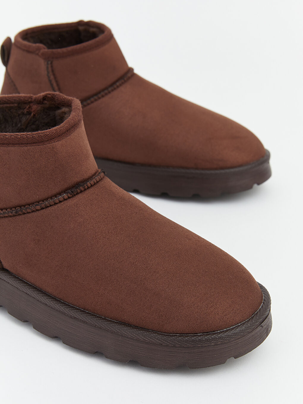 Kahverengi Süet Görünümlü Kadın Bot-2