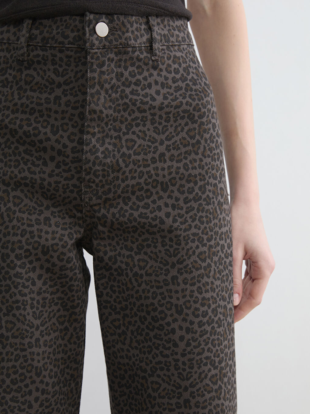 Kahverengi Wideleg Leopar Desenli Kadın Jean Pantolon-2